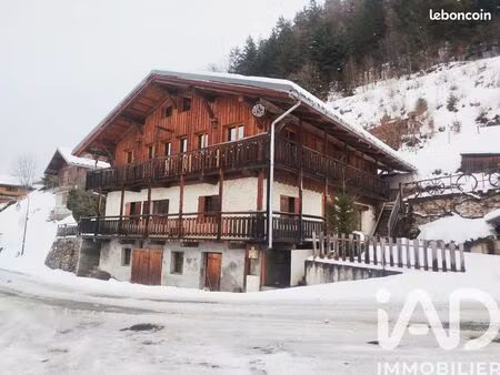 chalet 5 pièces 224 m²