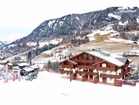 appartement terrasse et vue au pied des pistes