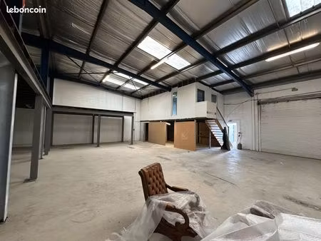 vends locaux pezenas belle surface