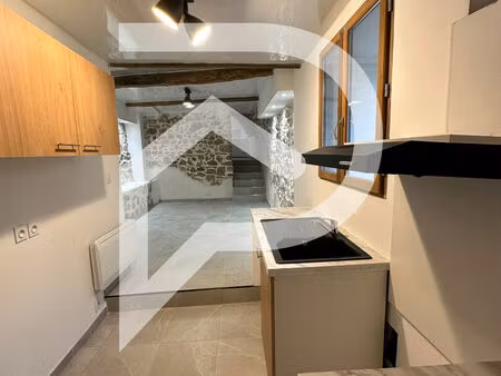 appartement atypique en rdc de 34m2 a ginasservis parking a proximite