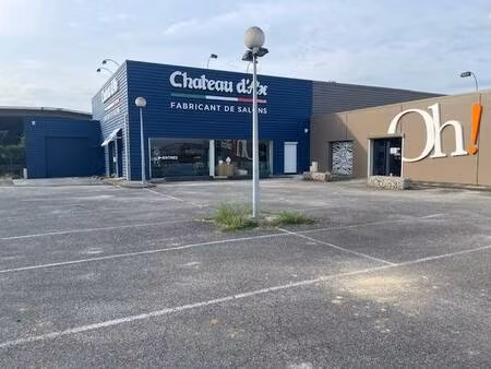 local d'activités à vendre