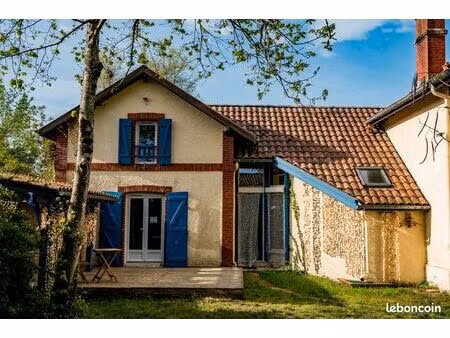 studio - dans annexe de villa