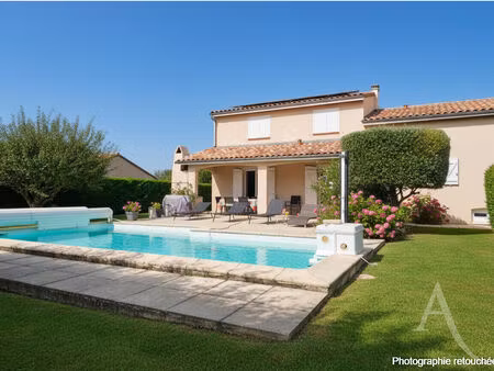 belle maison 6 pièces avec piscine et garage à sainte-foy-d'aigrefeuille