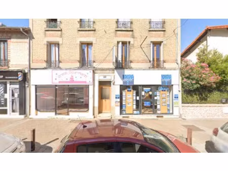 boutique a louer rdc villeneuve le roi