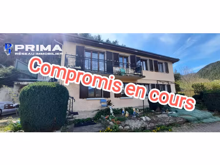 susville maison individuelle 2 logements sur 1332 m2 de parc