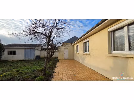 maison de plain-pied à loiron dans le centre