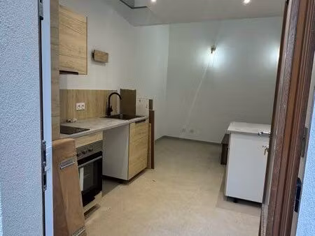 ? location meublée à l’année – appartement neuf à fayence (centre village)