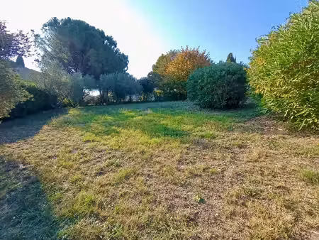 terrain de 815m2 a vendre