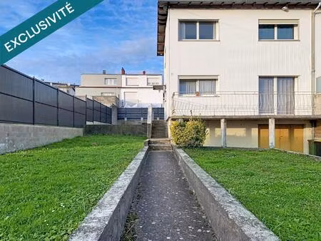 maison avec garage et jardin