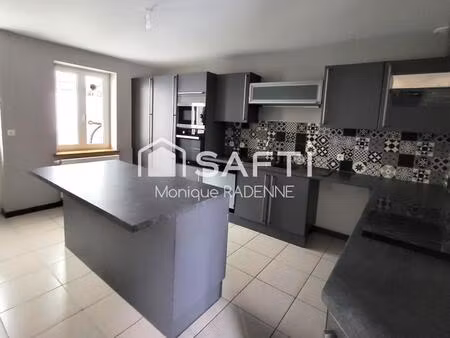 maison individuelle en briques 5 chambres et garage