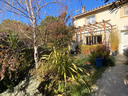 maison lumineuse avec jardin arboré