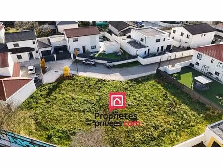 terrain corbas 840 m2