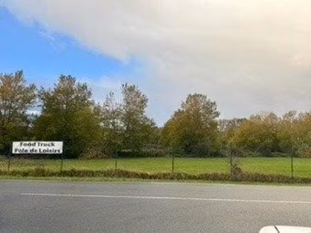 terrain de loisirs avec mini golf et food truck