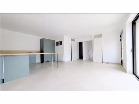 maison- rdc - 56 m2 - 3 pièces - non meublé