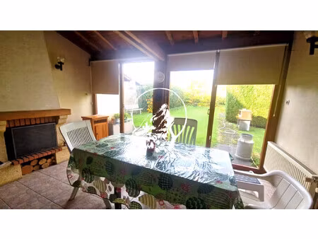 maison mitoyenne avec fort potentiel – secteur calme