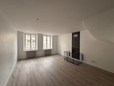 location appartement 4 pièces 82 m² à vivier-au-court (08440)