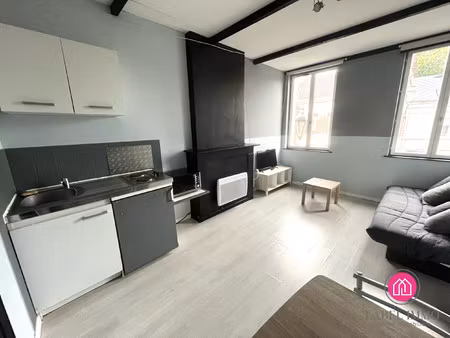 studio meublé au 1er étage