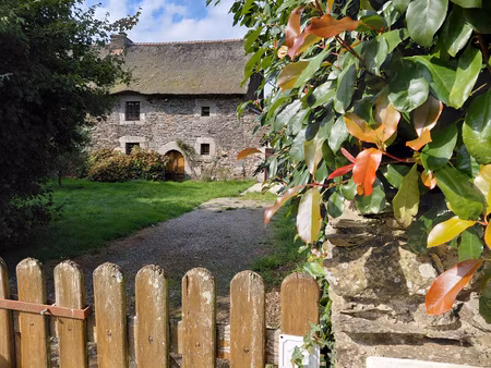 maison noble du xviie siècle à 30 minutes de saint-brieuc composée: