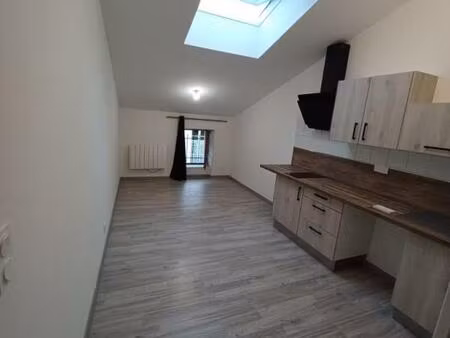 location appartement 2 pièces 38 m² à beaumontois en périgord (24440)