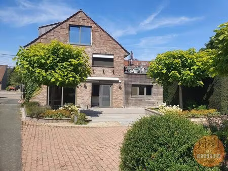 prachtig gelijkvloersappartement met 3 slpks  garage en tuin