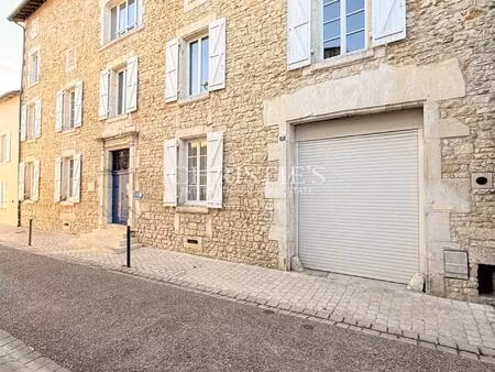 élégante maison de ville de prestige  8 chambres et un appartement 2 chambres  avec grand.