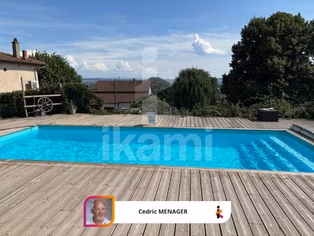 grande maison récente de 194 m2 avec piscine et 5 chambres