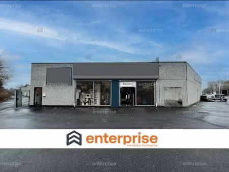 location local commercial