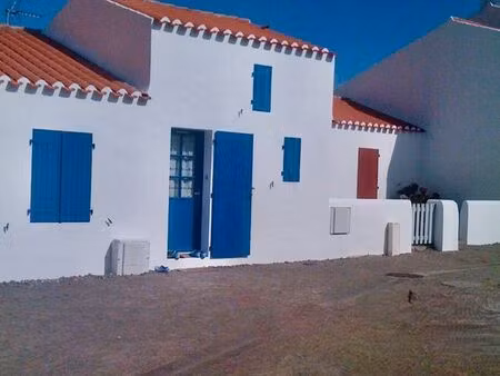 petite maison mitoyenne l’ile d’yeu 85350 – 27m2 – idéal pied-à-terre – proche de la côte 