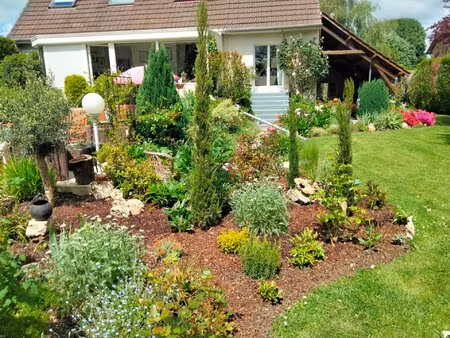 garencières : maison familiale avec piscine  jardin et sous-sol – proche commerces