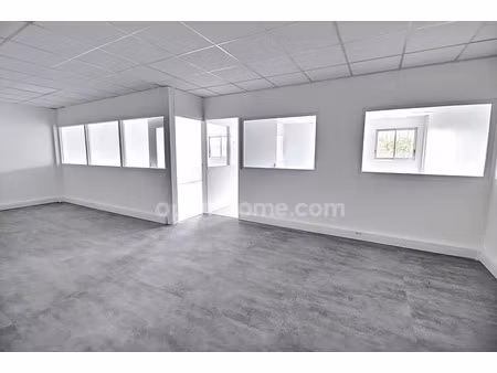 vente bureau 1 pièce 77 m² trappes (78190)