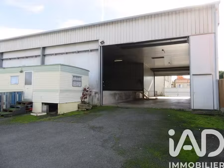 vente immeuble 900 m² à saint-amand-sur-sèvre (79700)  137 500 €