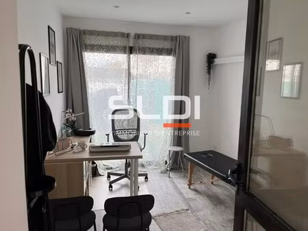 location local professionnel 32m² chassieu 69680