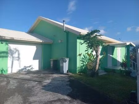 maison t4 meublée avec piscine à louer à bras-panon  réunion