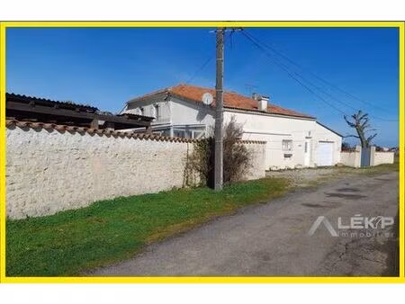 maison de luxe 7 chambres en vente à tesson  france