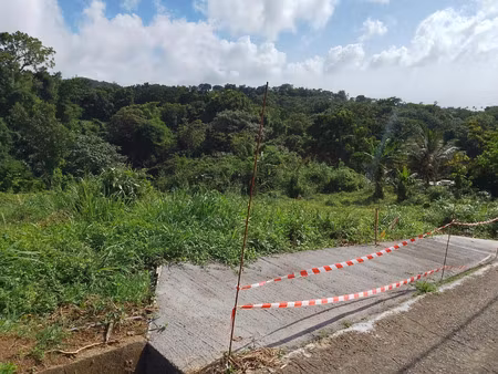 terrain à vendre saint claude 1551m2 130 800€