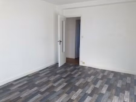 location appartement 47m² granville 50400