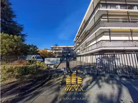 à vendre : garage spacieux et sécurisé à cenon – idéal stockage ou investissement