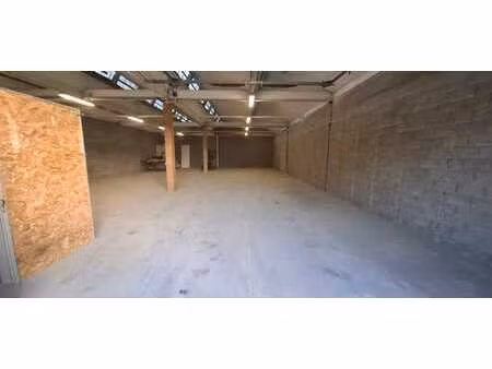 hall à louer - rue de renoupré  dison