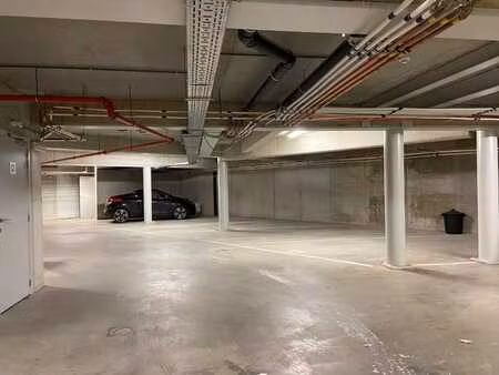 parking souterrain dans le centre de waregem