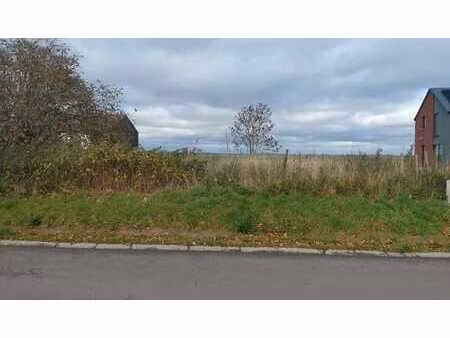 terrain 4 façades – 25 2 m de façade – faimes