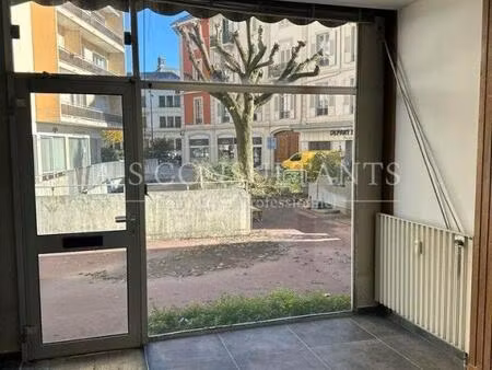 location commerce 37 m² à chambéry (73000)