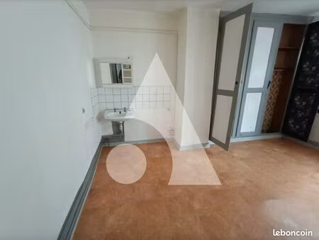 immeuble 10 pièces 167 m²