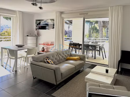 3 pieces 73 m2 + terrasse 42 m2 + parking