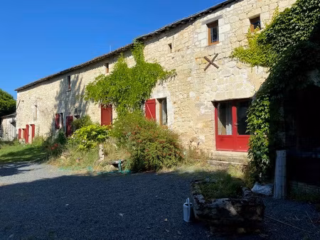 élégante bâtisse du xviie siècle avec parc arboré et grottes