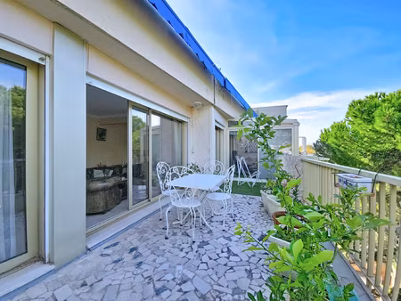 vence - centre ville - appartement 3/4 pieces - dernier etag