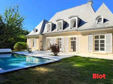 location maison piscine à vern-sur-seiche (35770) : à louer piscine / 243m² vern-sur-seich