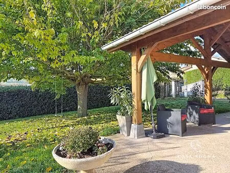 maison 8 pièces 159 m²