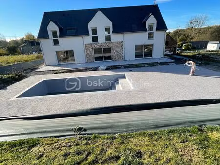 immeuble mixte de 223 m² à roz-sur-couesnon