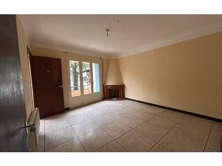location appartement  m² t-3 à les vans  550 €