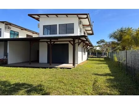 location maison  95.6 m² t-4 à cayenne  1 860 €